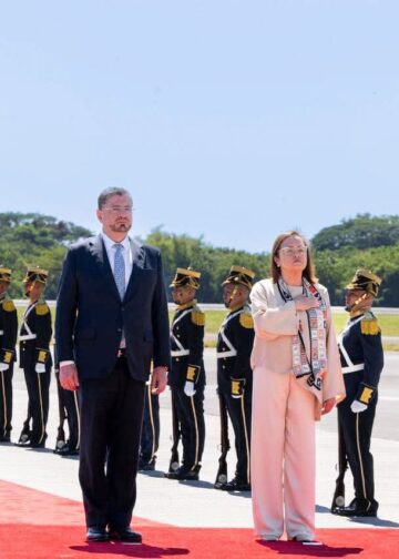 Presidente Bukele da la bienvenida a su homólogo de Costa Rica, Rodrigo Chaves
