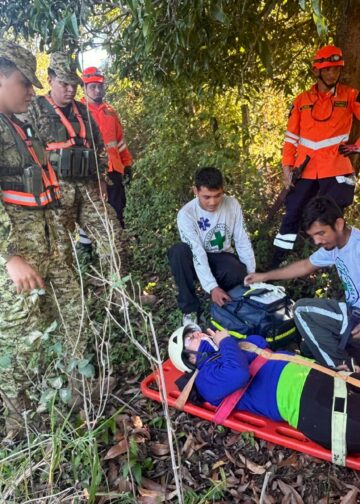Fuerza Armada evacúa a excursionista lesionado en Chirilagua