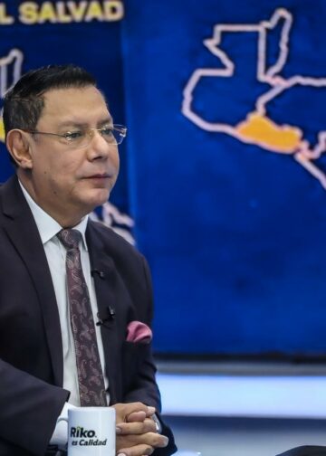 El Salvador lidera en rapidez de entrega de pasaportes en la región