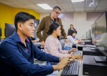Jóvenes becados inician su proceso de ingreso a la Universidad Pedagógica