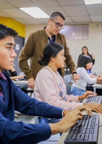 Jóvenes becados inician su proceso de ingreso a la Universidad Pedagógica