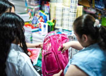 Mercado Central se prepara para el inicio del año escolar 2026 con amplia oferta de útiles escolares