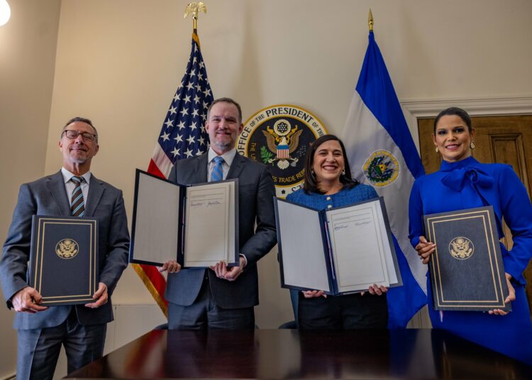 El Salvador y Estados Unidos impulsan comercio recíproco regional