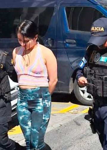 Joven es detenida tras robar celular a hombre en un hotel de la zona 11 de Guatemala