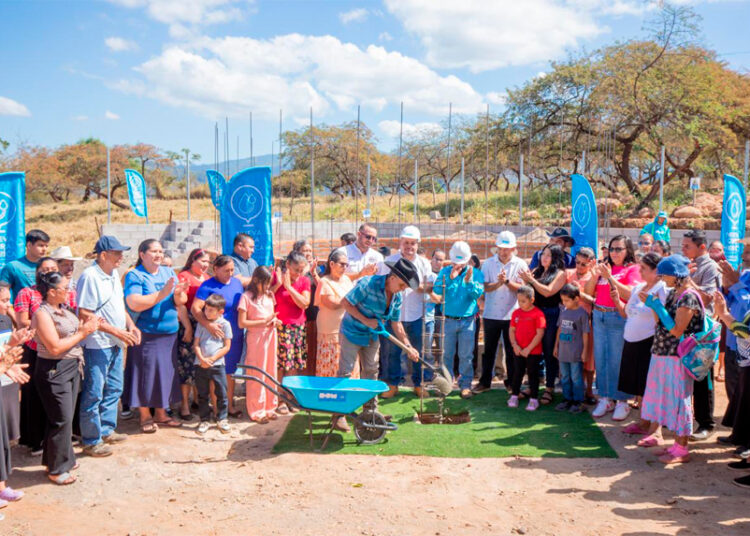 Más de 1,200 personas de Sesori serán beneficiadas con nuevo sistema de agua potable impulsado por la DOM