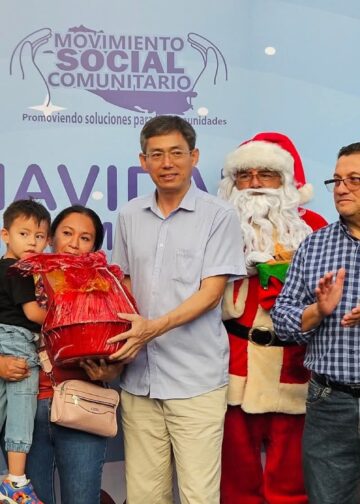 China no solo invierte, también comparte con el pueblo salvadoreño