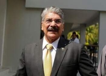 Norman Quijano reconoció que salió hacia Honduras tras ser alertado del proceso judicial en su contra