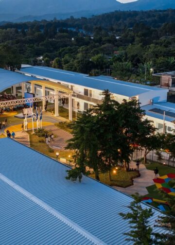 El Salvador transforma su educación: alcanza 460 centros escolares renovados