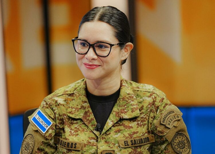 Ministra de Educación reitera llamado a padres para matricular a sus hijos en 2026