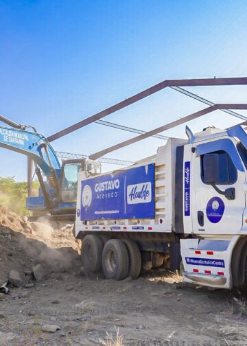Alcaldía de Santa Ana Centro refuerza obras del Mercado Central: llega más maquinaria