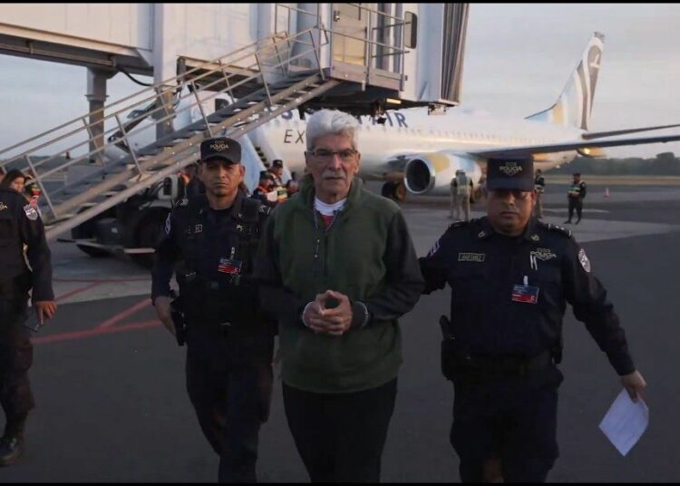 Norman Quijano enfrentará prisión por negociar con pandillas