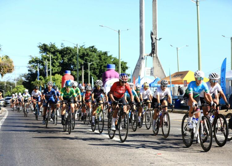 Ciclistas enfrentan exigente jornada del Tour El Salvador