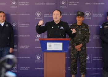 Autoridades salvadoreñas frenan red criminal transnacional dedicada a estafas telefónicas