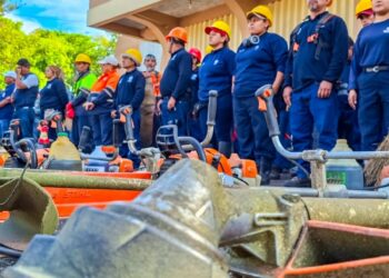 San Salvador Centro ejecuta plan especial de limpieza en escuelas