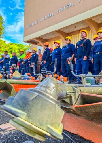 San Salvador Centro ejecuta plan especial de limpieza en escuelas