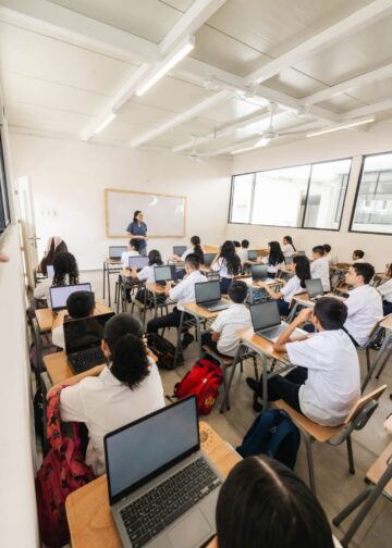 Estudiantes del sector público retornan a clases el 2 de febrero