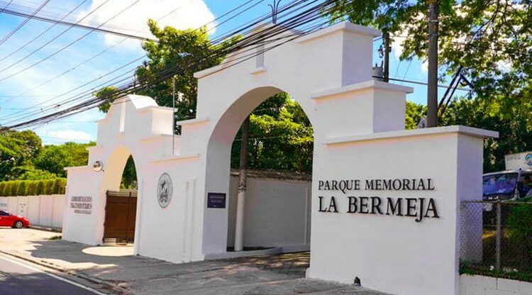 Cementerio de mascotas en San Salvador: Aprueban entierro de perritos y gatitos en La Bermeja