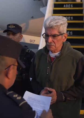 Exdiputado de ARENA Norman Quijano llega a El Salvador extraditado de EEUU