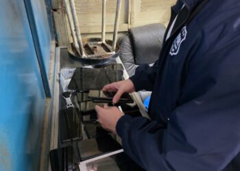 Ejecutan “Plan Tenaza” en negocios de San Salvador y La Libertad