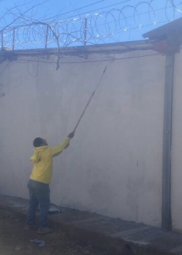 Eliminan remanentes de grafitis de pandillas en Usulután
