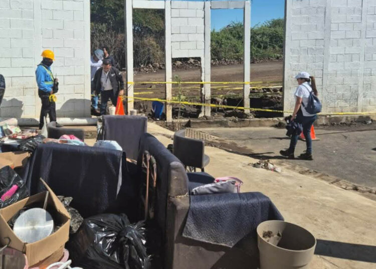 Constructora y autoridades de Gobierno verifican daños por inundaciones en Ciudad Marsella II