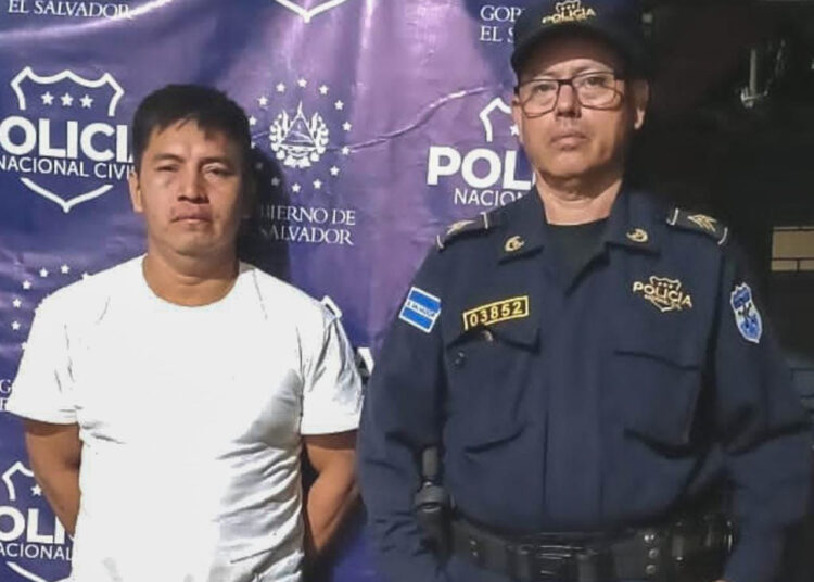 Detenido tras lesionar a dos personas, incluido su primo, con botella quebrada