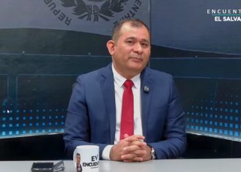 Concejal del FMLN denuncia presiones internas por negarse a pagar cuota partidaria