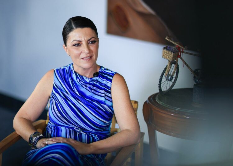 Macarena Olona resalta diferencias de seguridad entre El Salvador y España