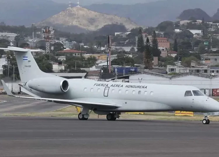 Nuevo presidente de Honduras aprueba venta de avión presidencial