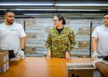 Ministra Trigueros supervisa preparación de paquetes escolares 2026