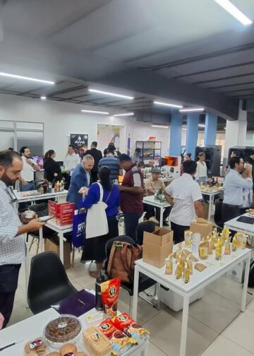 Empresas nacionales presentan productos con potencial exportable ante compradores internacionales.