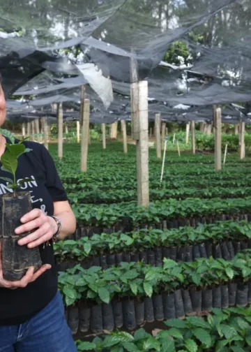 Forbes nombra a salvadoreña Aida Batlle entre las 50 mujeres líderes globales de 2026