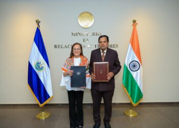El Salvador fortalece su proyección internacional con convenio académico junto a la India