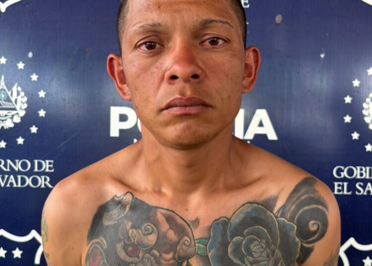 Pandillero intentó ocultar tatuajes, pero ya estaban en registros policiales