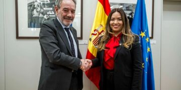 El Salvador y España refuerzan cooperación migratoria en favor de la diáspora