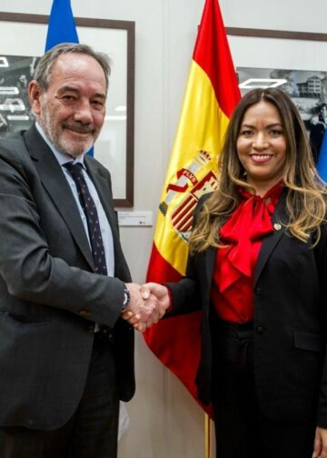 El Salvador y España refuerzan cooperación migratoria en favor de la diáspora