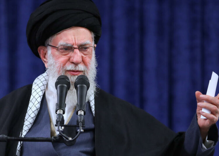 Donald Trump anuncia la muerte del líder supremo Ali Khamenei y sacude el escenario internacional