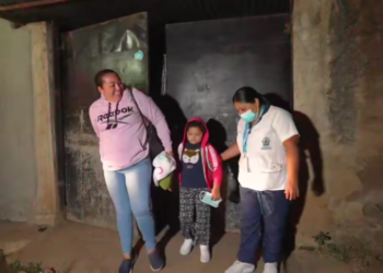 Ambulancias Municipales de Santa Ana Centro trasladan a niña a tratamiento oncológico