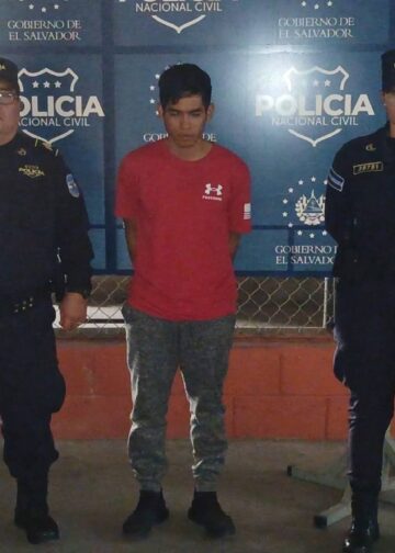 Prófugo vinculado a hurto y desmantelamiento de motocicletas se entrega a las autoridades