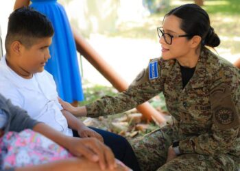 Gobierno refuerza educación inclusiva con entrega de paquetes adaptados a estudiantes con discapacidad visual