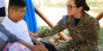 Gobierno refuerza educación inclusiva con entrega de paquetes adaptados a estudiantes con discapacidad visual