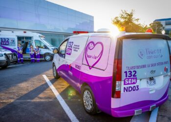 Gobierno de El Salvador incorpora nuevas ambulancias materno infantiles