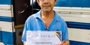 Motorista de ruta de Santa Ana es reconocido por su amabilidad hacia los pasajeros