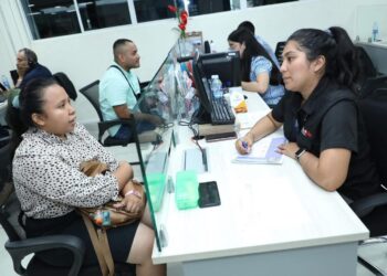 Madres solteras y personas con discapacidad acceden a oportunidades de empleo en El Salvador