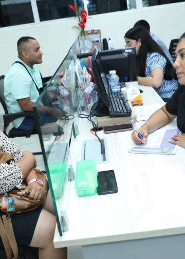 Madres solteras y personas con discapacidad acceden a oportunidades de empleo en El Salvador