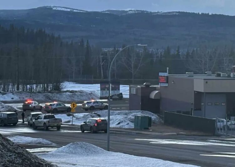Tiroteo masivo en Escuela de Canadá deja 10 muertos y 25 heridos