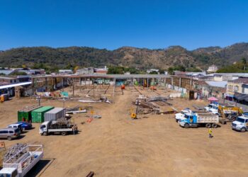 Nuevo Mercado Central en Santa Ana de 5 niveles: máquinas del MOP ya retira escombros y nivelan terreno