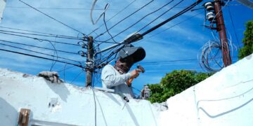 Ministerio de Vivienda avanza con reparación de techos, ventanas y pisos en comunidades vulnerables