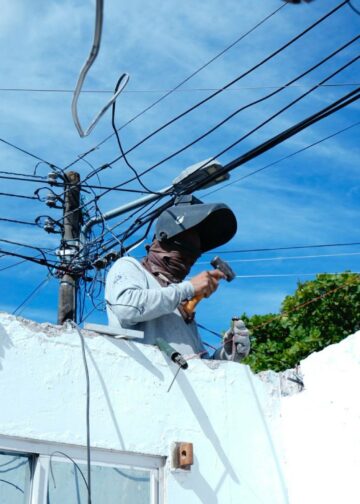 Ministerio de Vivienda avanza con reparación de techos, ventanas y pisos en comunidades vulnerables