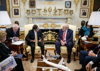 Gustavo Petro y Donald Trump sostienen su primer encuentro cara a cara en la Casa Blanca